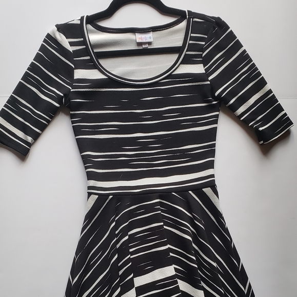 SOLD Lularoe Nicole Dress - Picture 1 of 4
